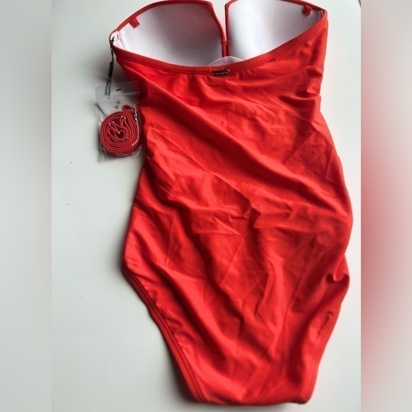 CALVIN KLEIN Women's Split-Neck Bandeau Removable-Strap Tummy-Control Swimsuit - Picture 8 of 13